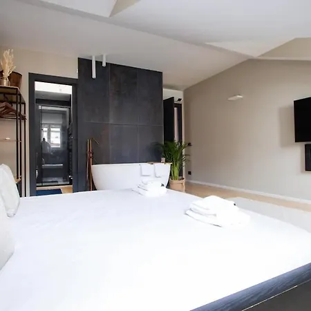 Luxe Appartotel Magia - Check-in Autonomo * Como