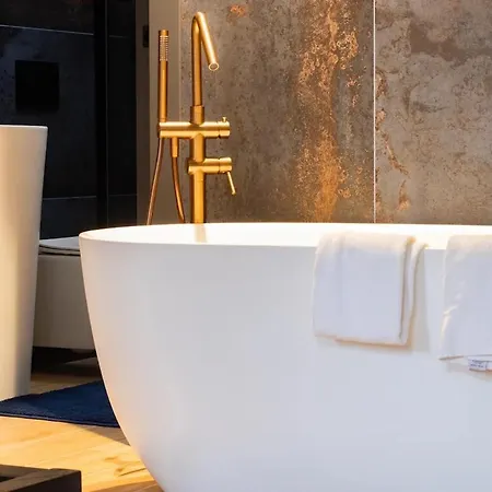 Luxe Appartotel Magia - Check-in Autonomo Apartment Como